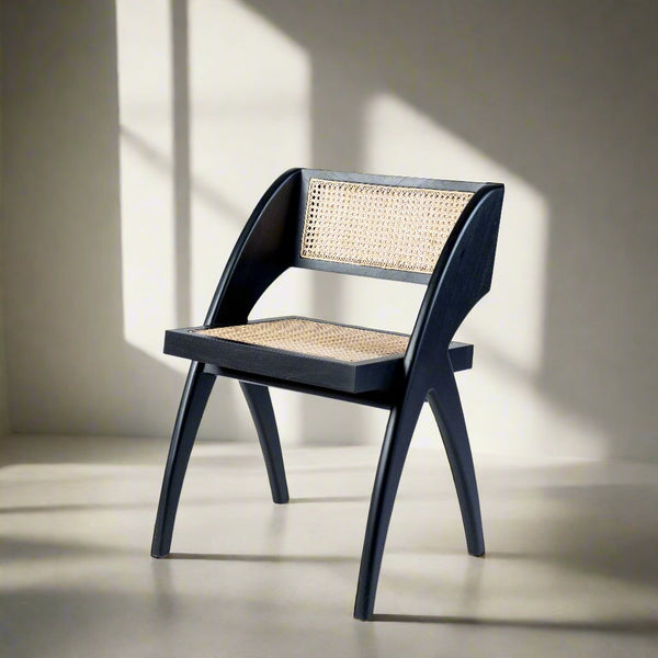 Aara Forma Dining.