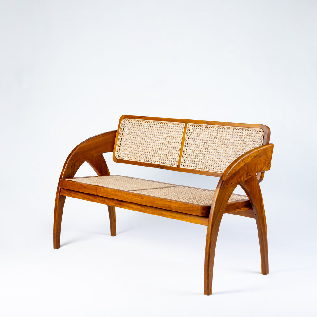 Aara Tangu Loveseat.