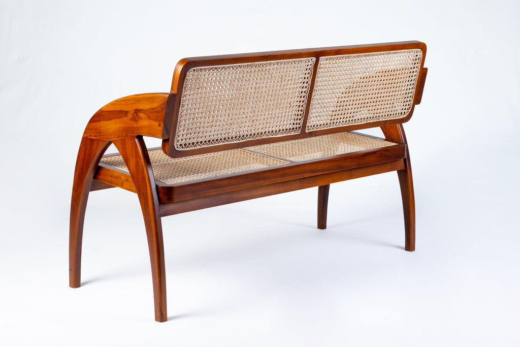 Aara Tangu Loveseat.